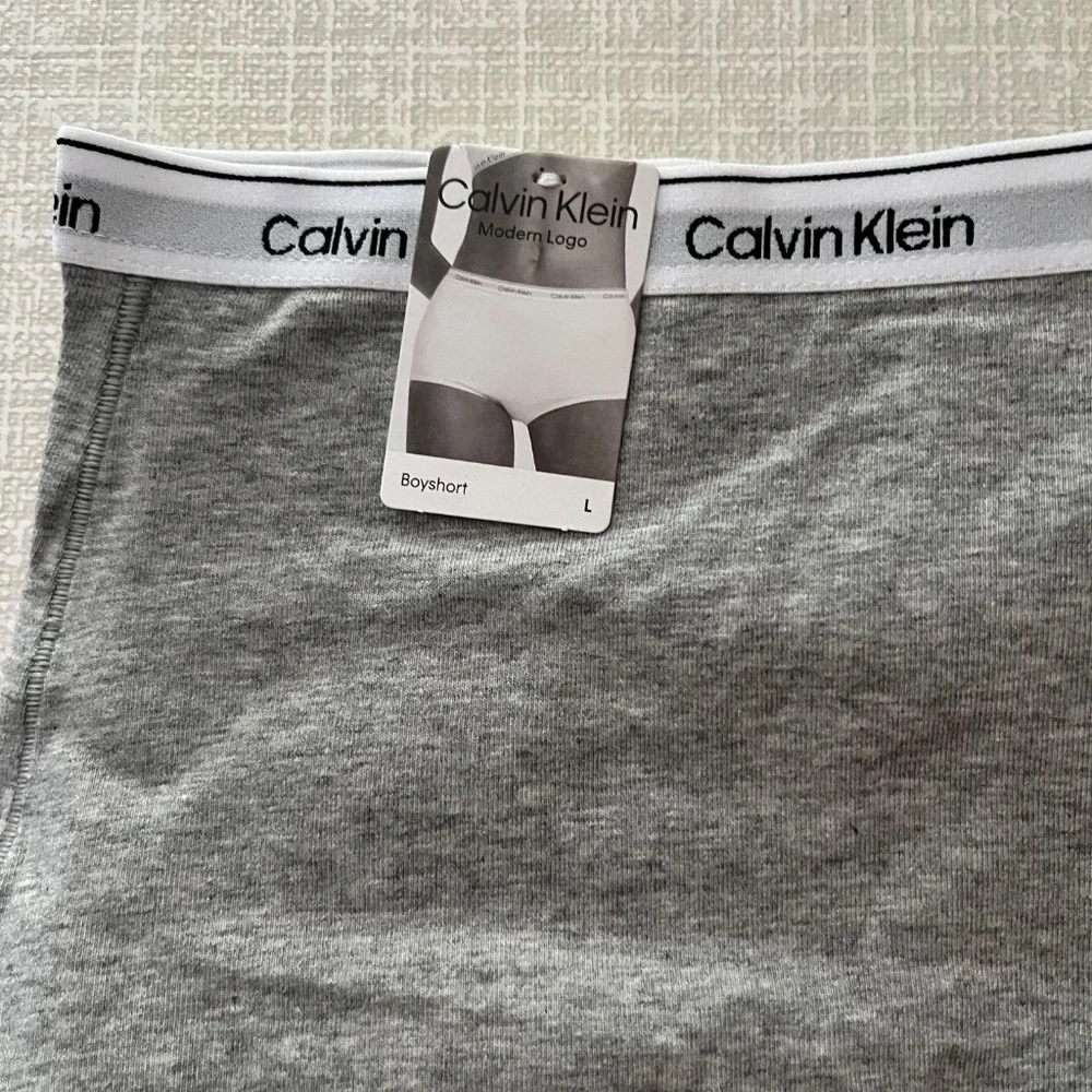 Calvin Klein Bralette & Boyshort - Picture 3 of 3